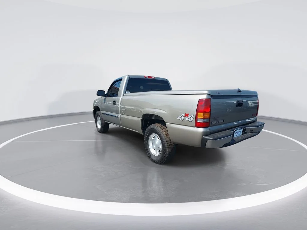 Used 2003 Gray GMC SLE image 6