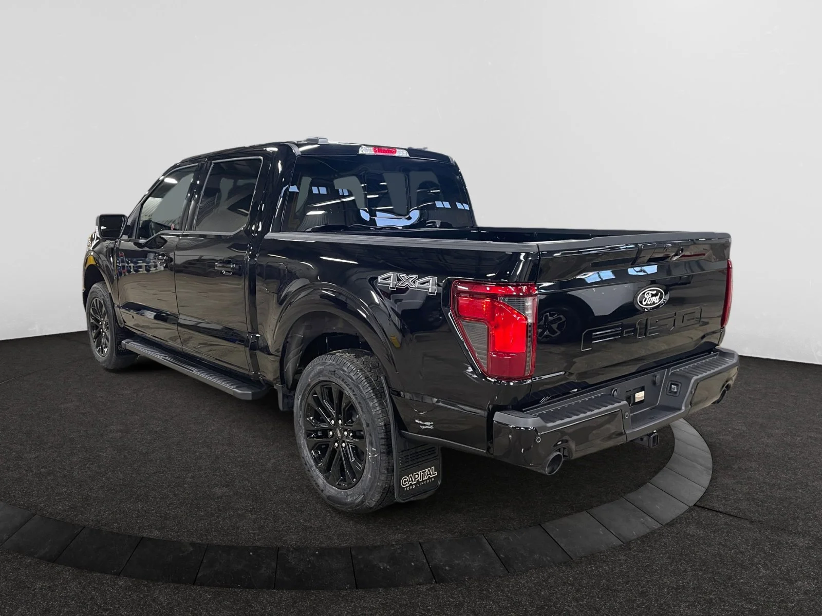New 2026 Agate Black Metallic Ford XLT image 3