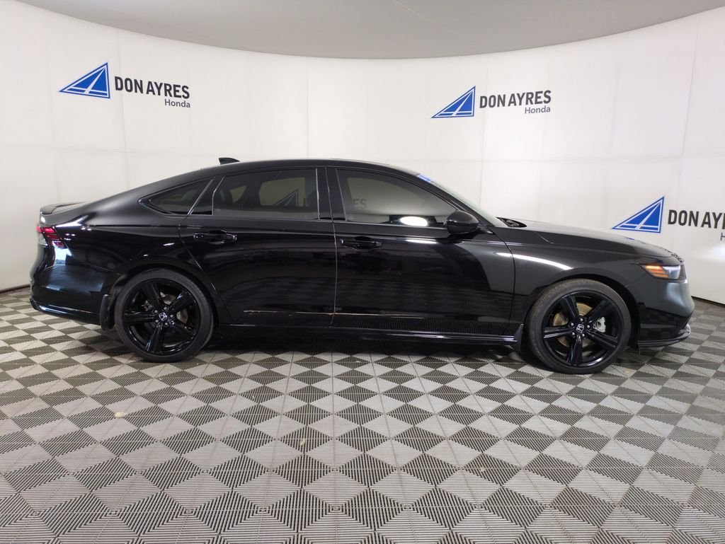 Used 2025  Honda Sport-L image 6
