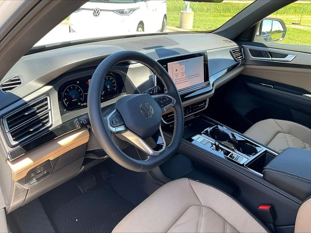 New 2026 White Volkswagen 2.0T SE w/Technology image 30