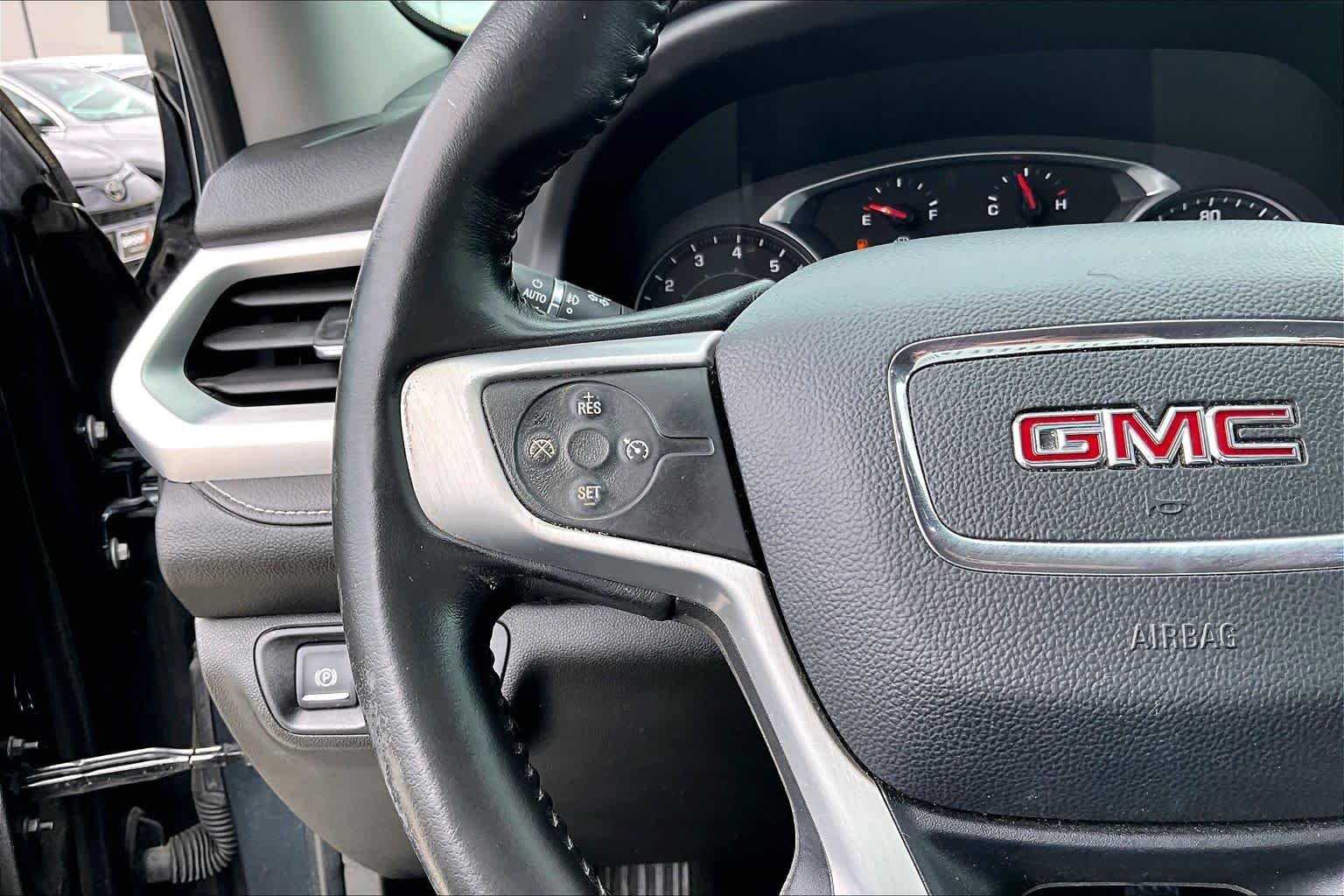 Used 2020 Dark Sky Metallic GMC SLT image 21