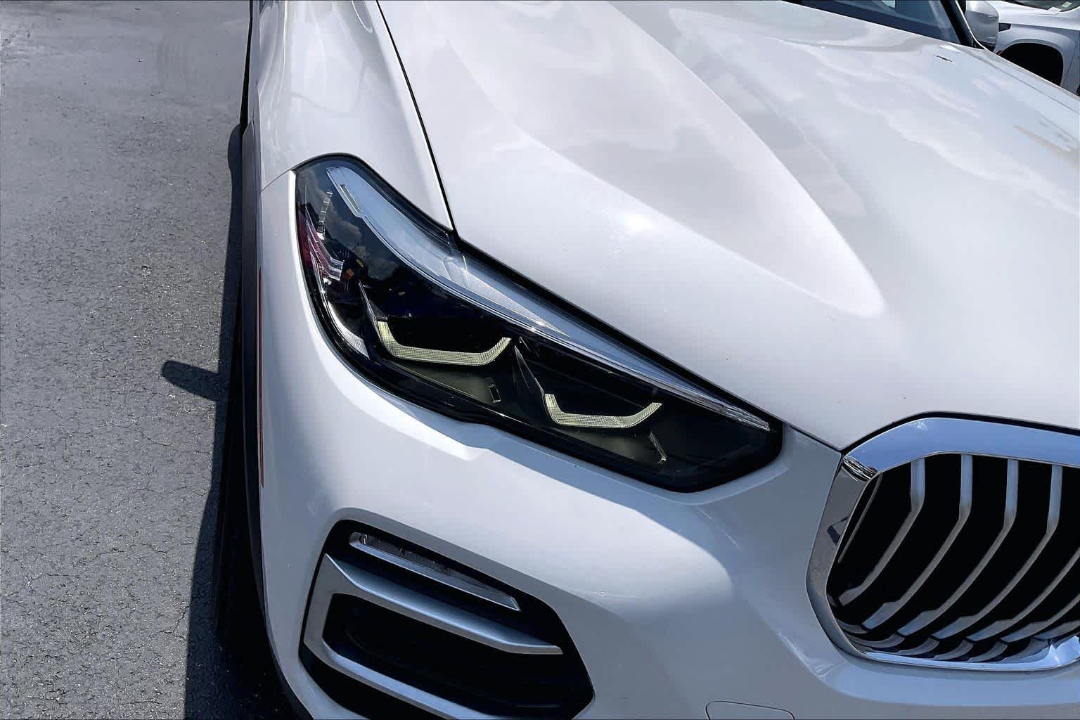 Used 2019 Mineral White Metallic BMW xDrive40i image 27