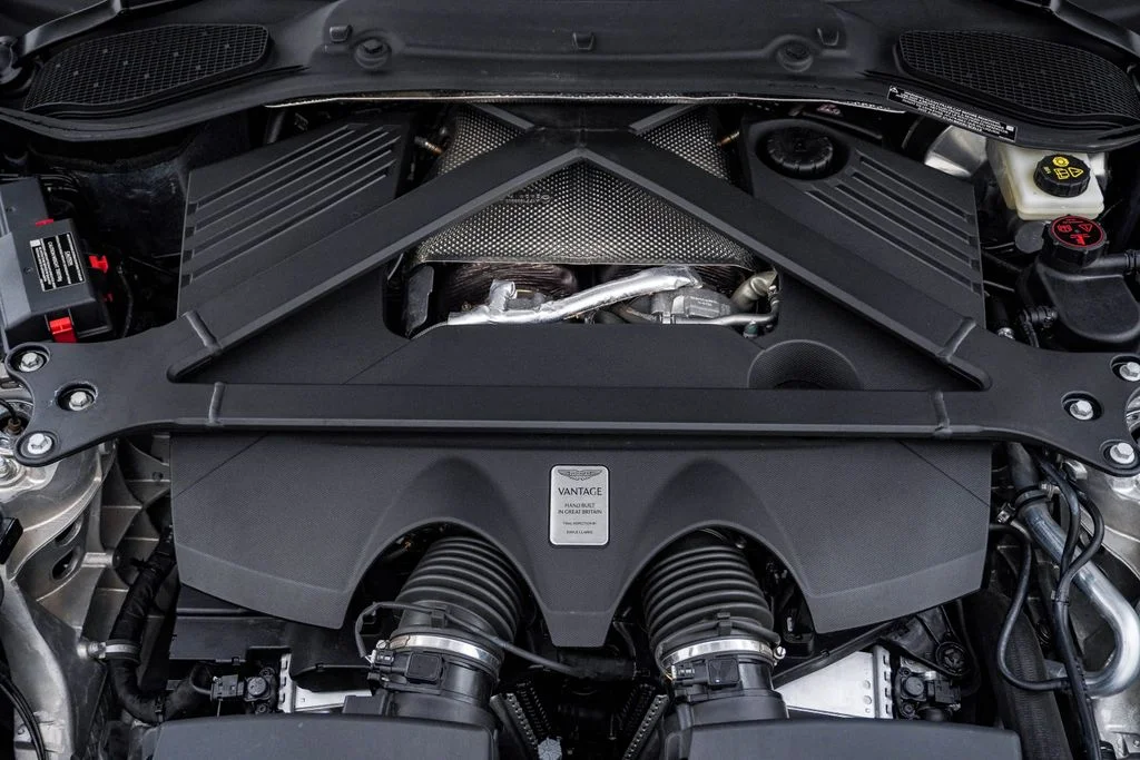 Used 2025 Aluminite Silver Aston Martin Carbon image 35