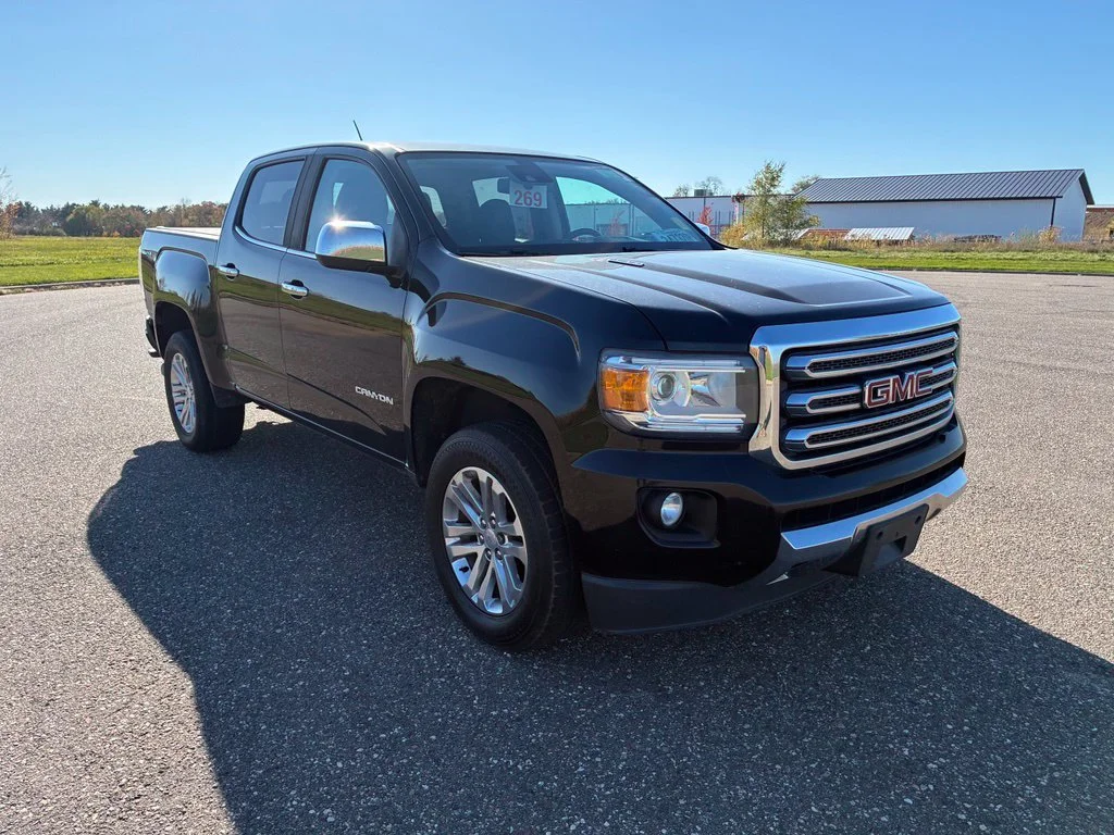 Used 2018 Black GMC SLT image 2