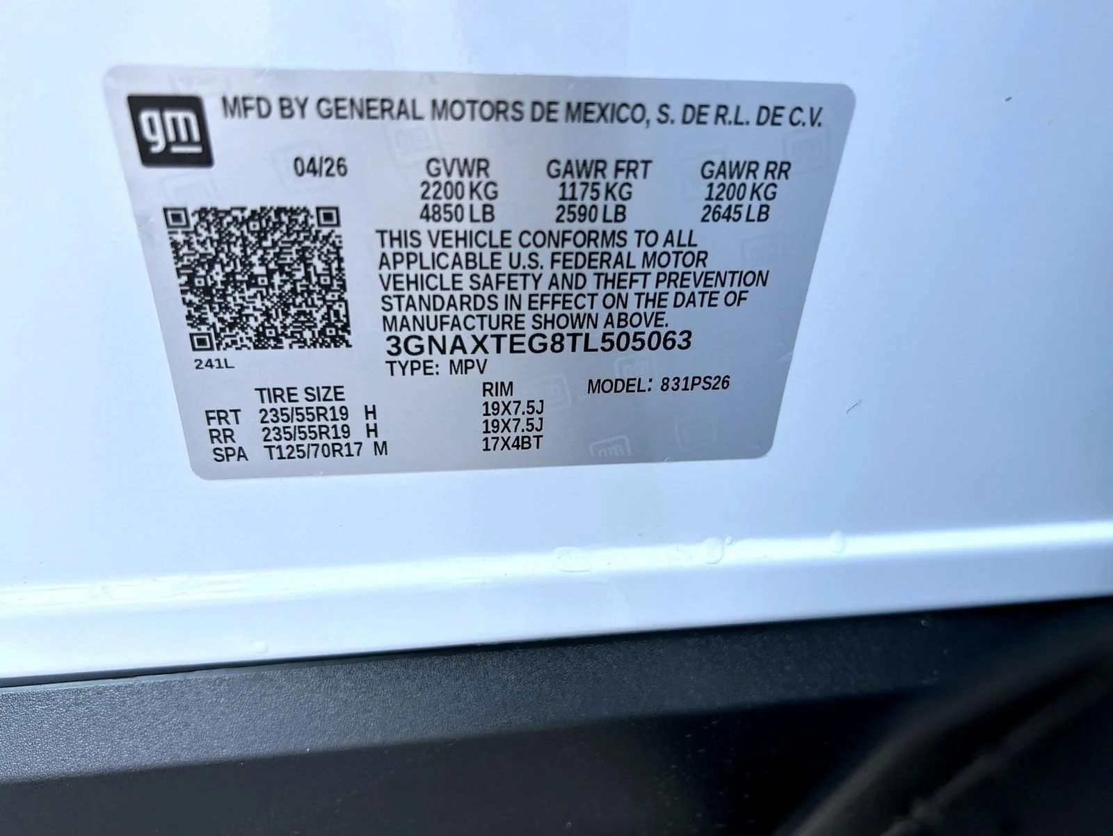 New 2026 Polar White Tricoat Chevrolet RS image 25