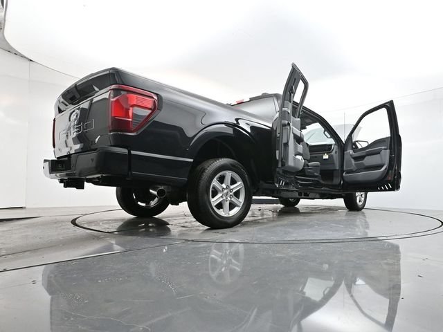 New 2026 Black Ford XLT image 40