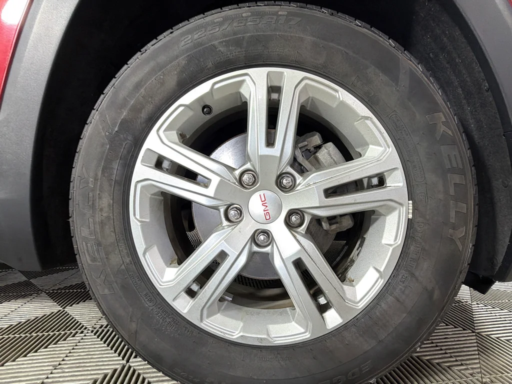 Used 2020 RED QUARTZ TINTCOAT GMC SLE image 36