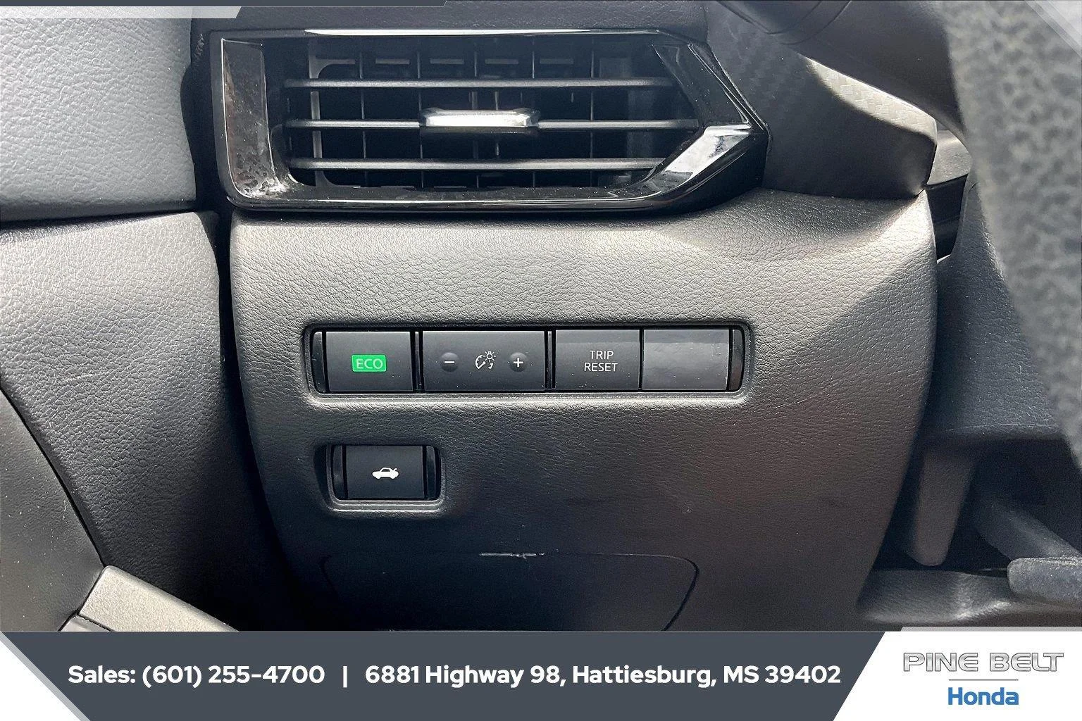 Used 2025 Fresh Powder Nissan SV image 22