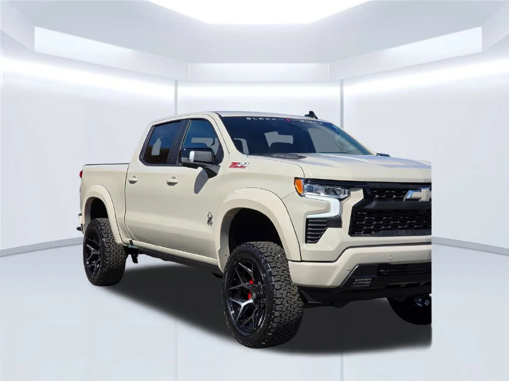 New 2026 White Chevrolet RST image 39