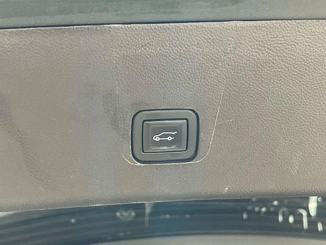 Used 2022 Gray Chevrolet 1LT image 27