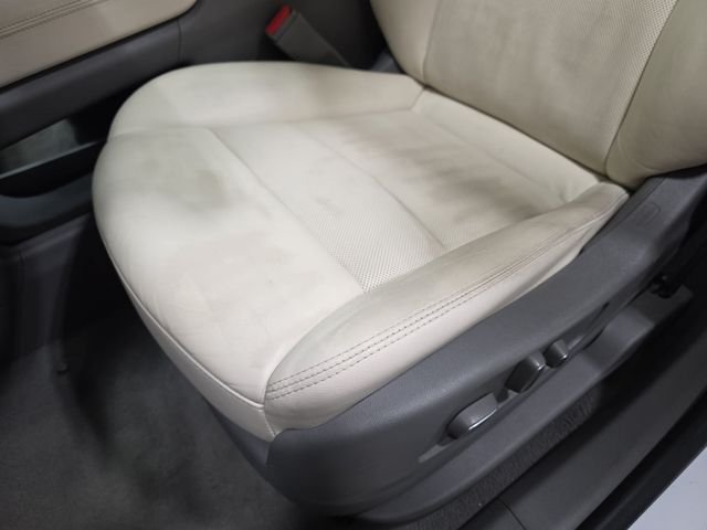 Used 2021 White Cadillac Premium Luxury image 27
