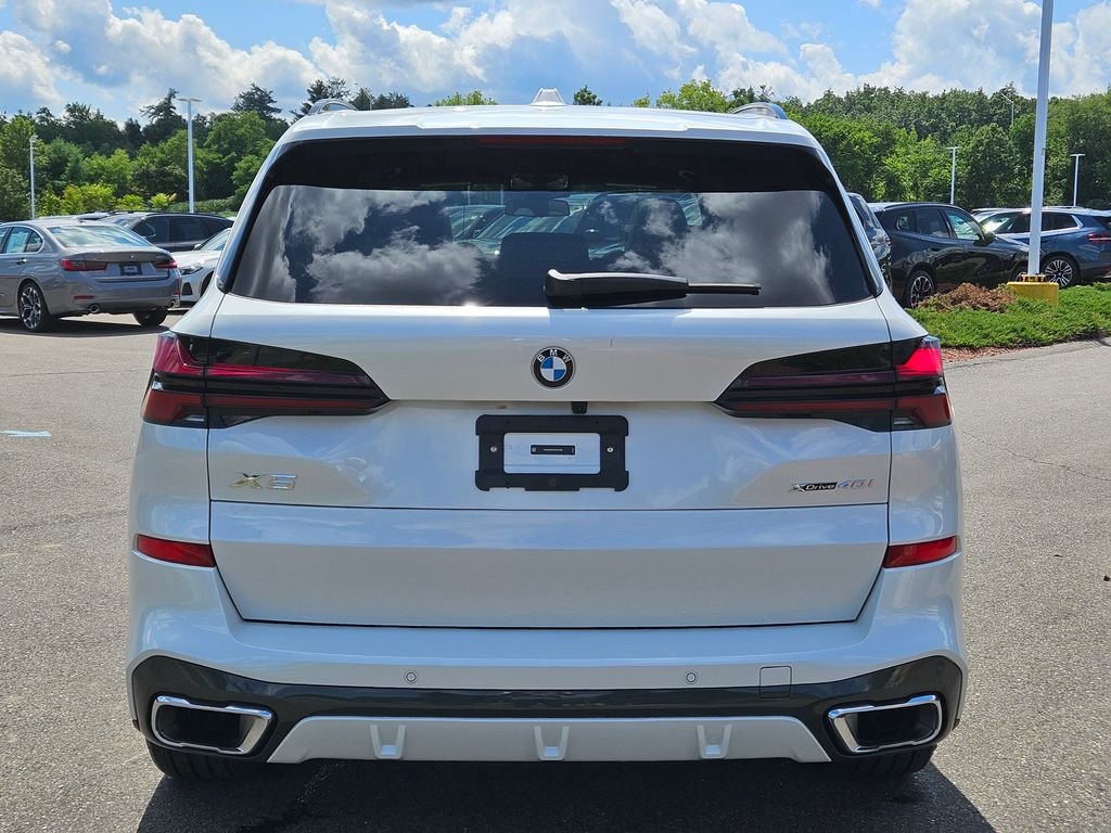 Certified Used 2026 Mineral White Metallic BMW xDrive40i image 6