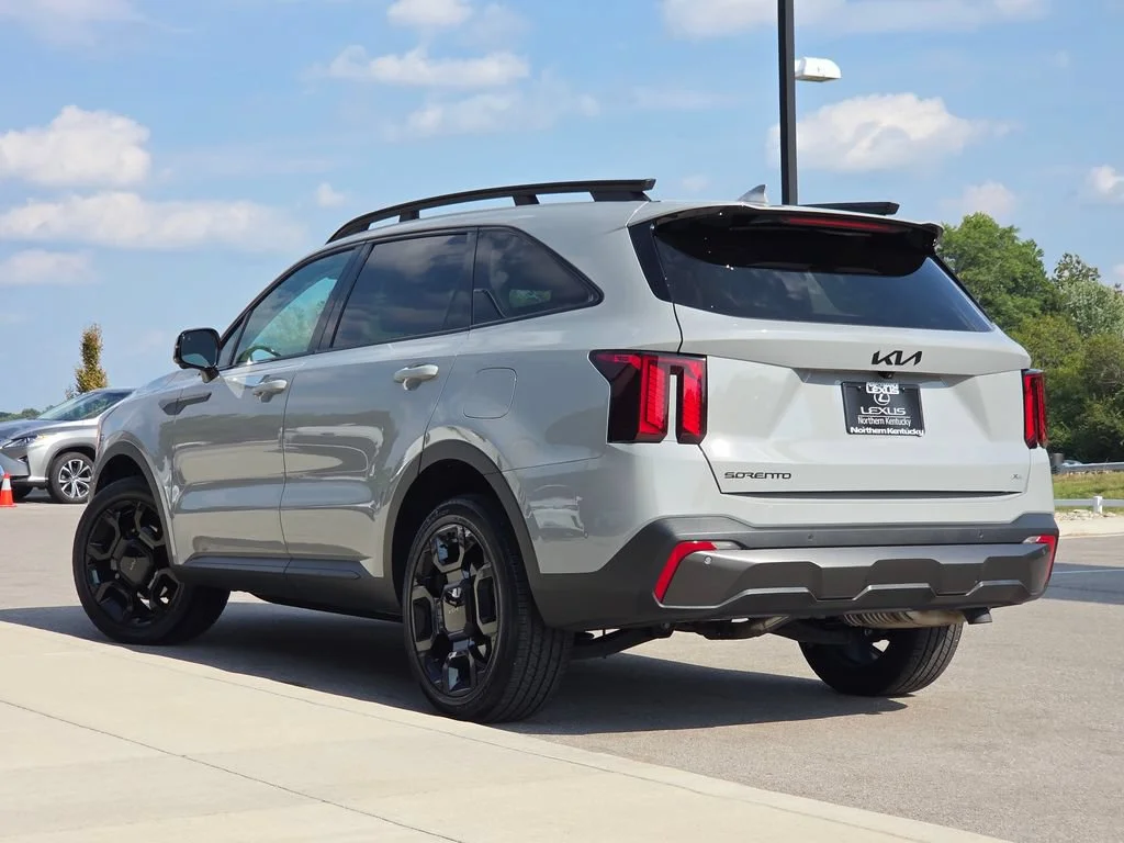 Used 2025 Wolf Gray Kia X-Line SX image 25