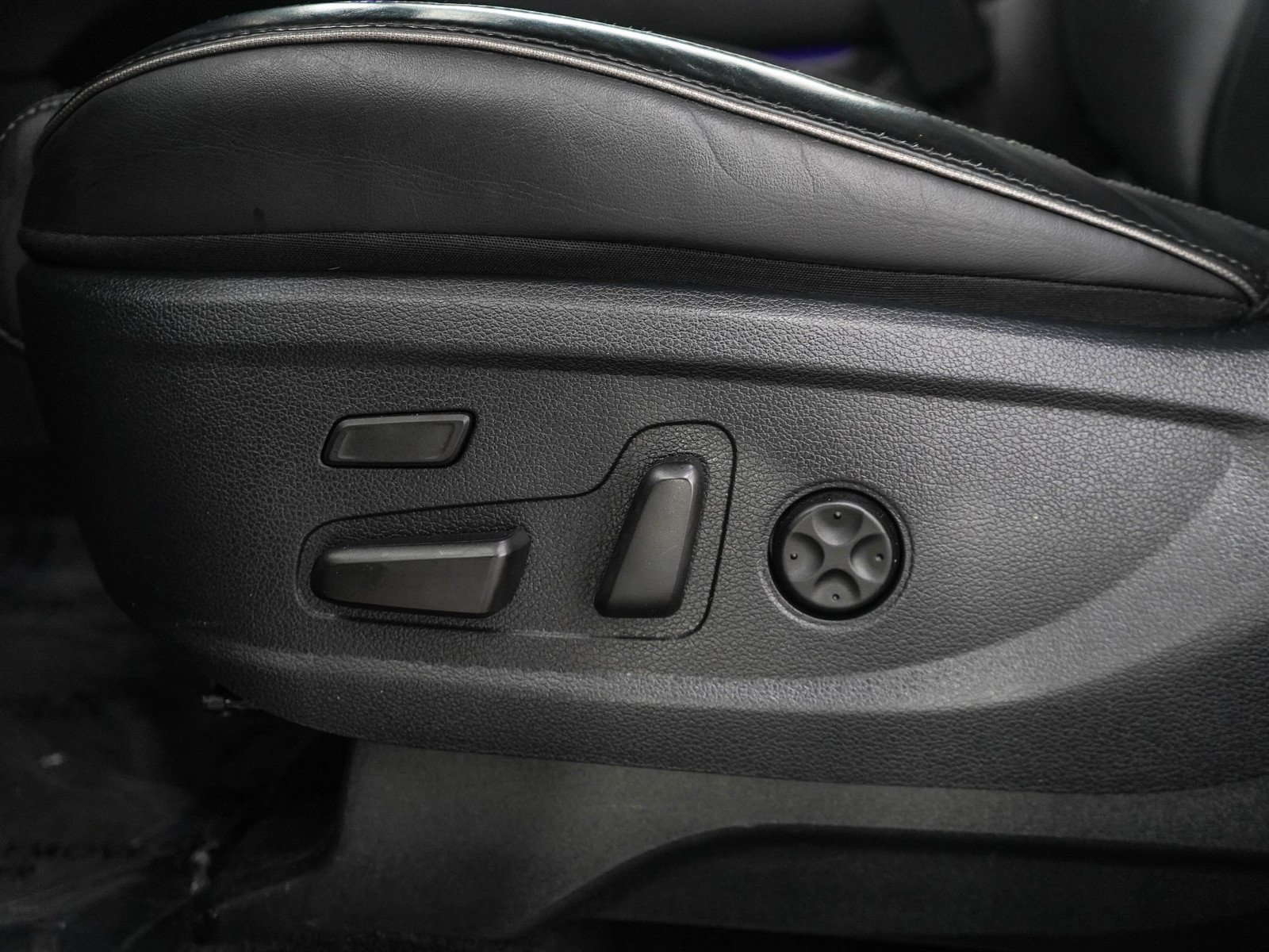 Used 2020 Moonlight Cloud Hyundai Limited AWD image 28