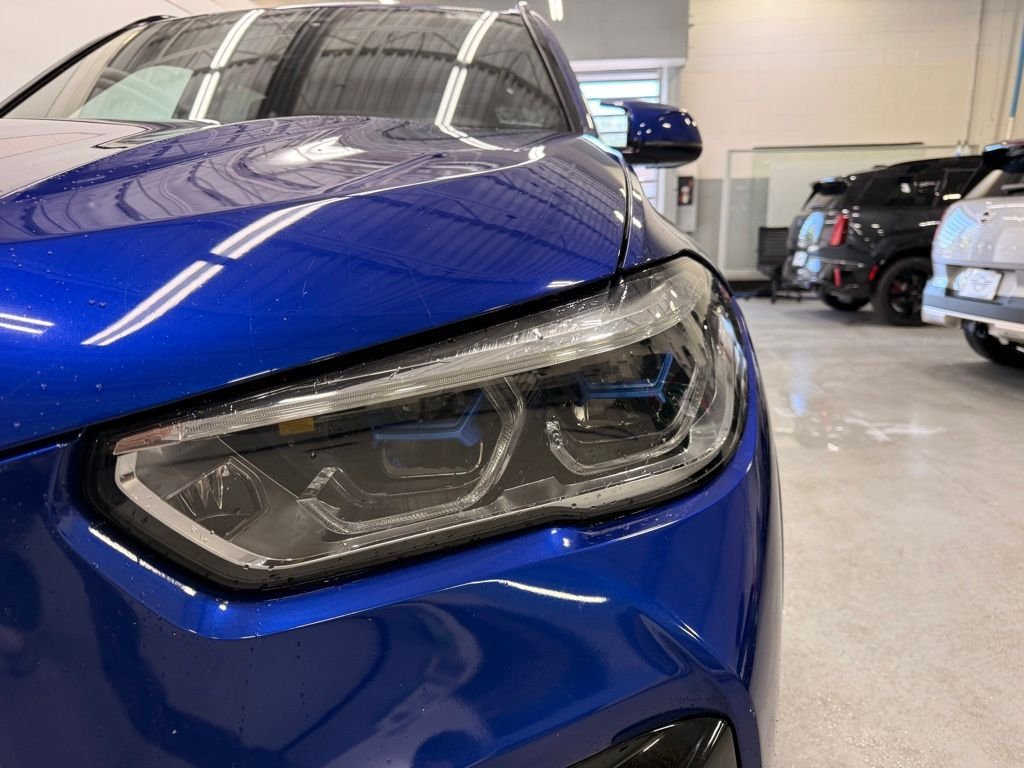 Used 2021 Blue BMW  image 9