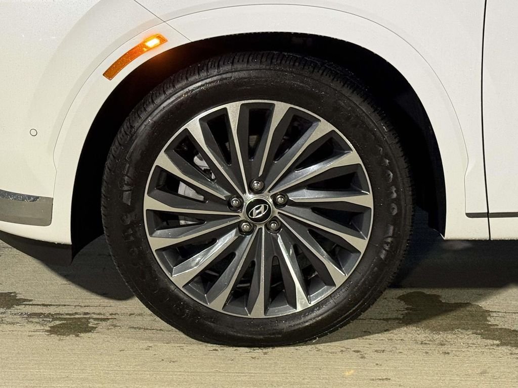 Used 2024 White Hyundai Calligraphy image 12
