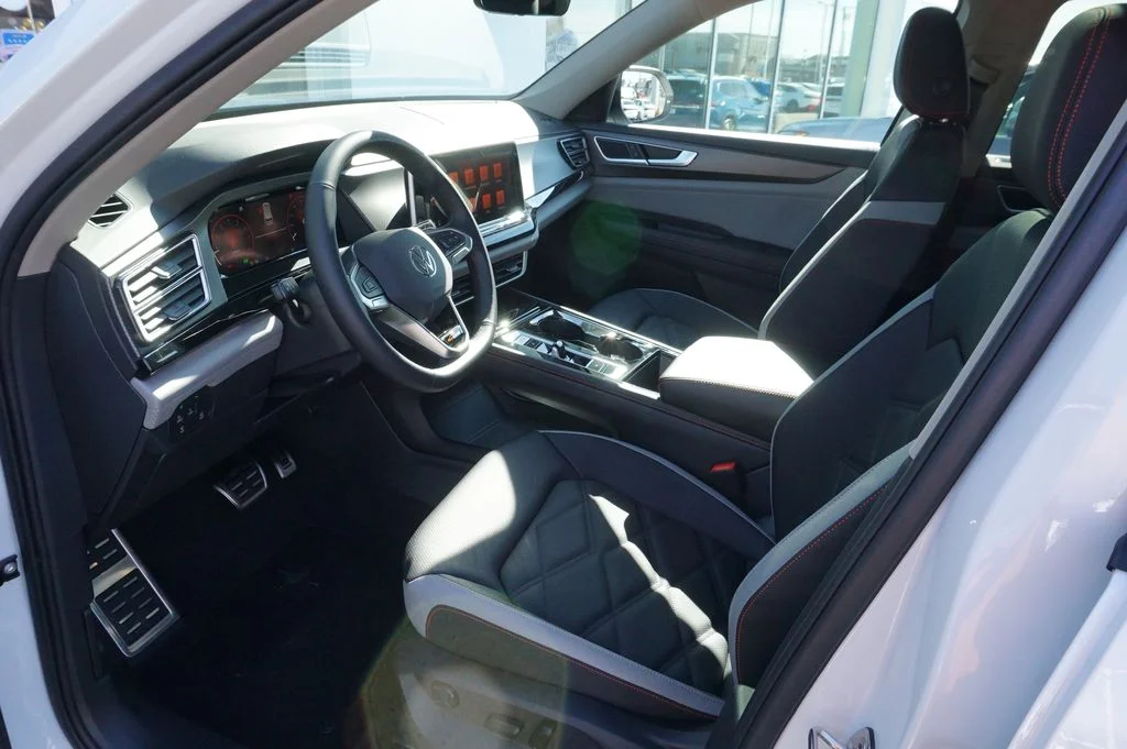 New 2026 White/off-white Volkswagen 2.0T Peak Edition image 9