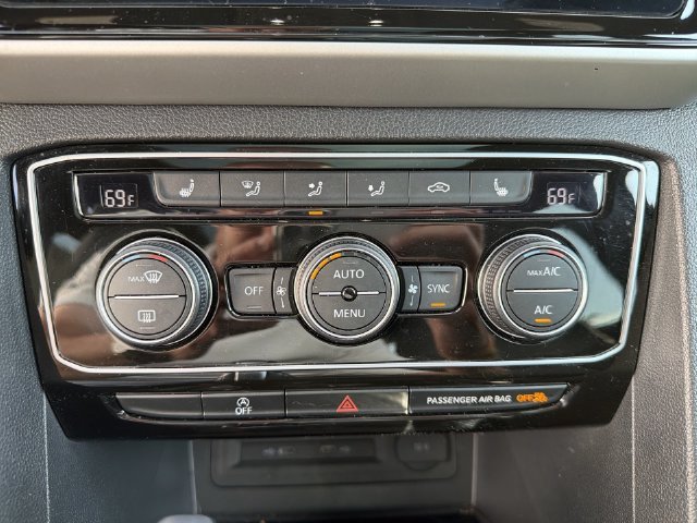 Used 2023  Volkswagen 3.6L V6 SEL R-Line image 27