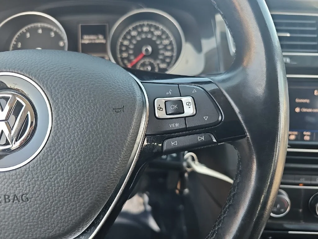 Used 2019 Blue Volkswagen S image 17