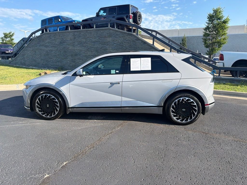 Used 2024 Gray Hyundai Limited image 4