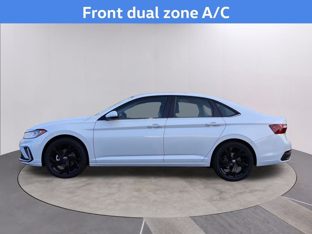 2026 Volkswagen Jetta 1.5T SE photo 4