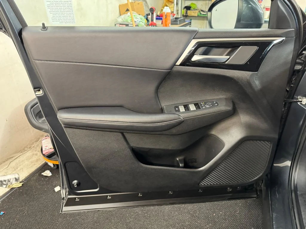 Used 2024 Gray Mitsubishi SE image 13