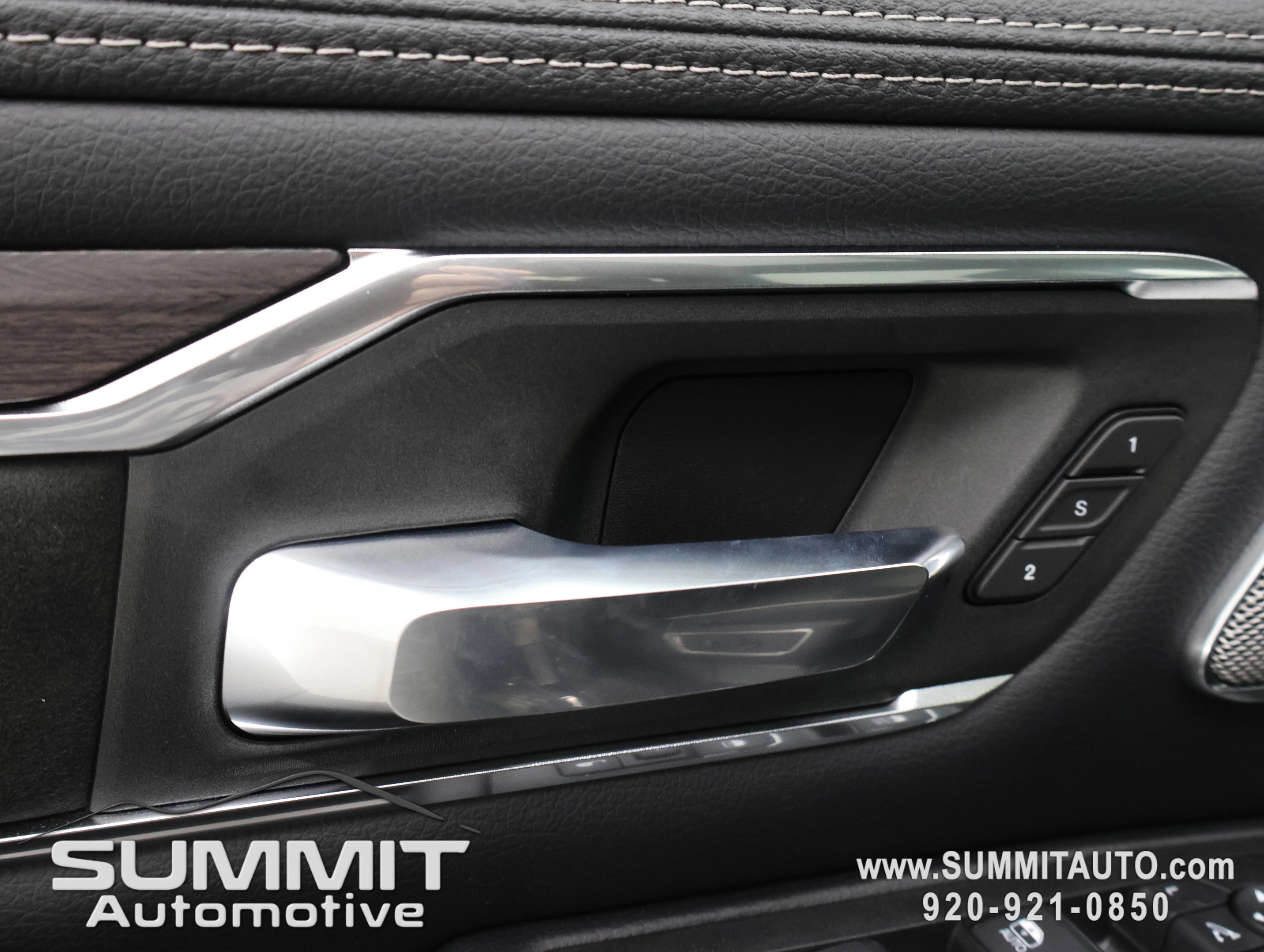 New 2026 Diamond Black Crystal Pearl-Coat Exterior Paint RAM Laramie image 47