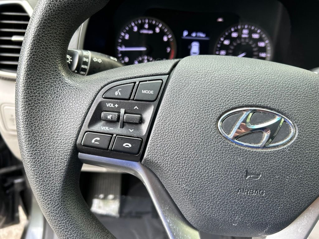 Used 2019 Gray Hyundai SE image 24