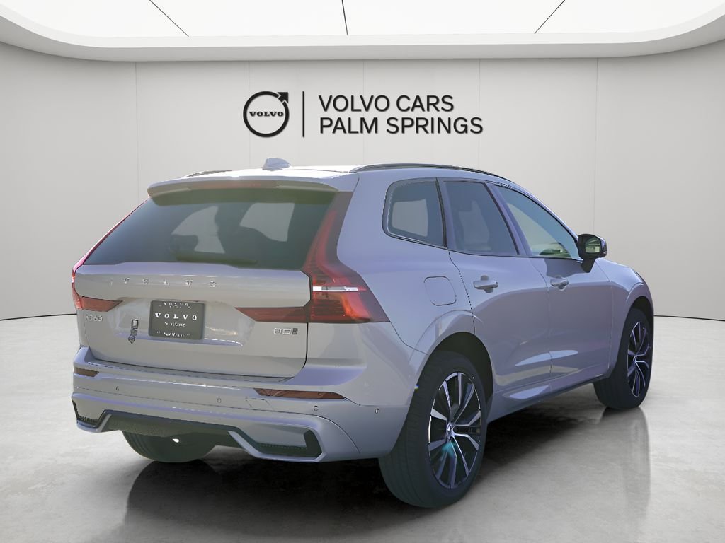 2025 Volvo XC60 Plus - Photo 8