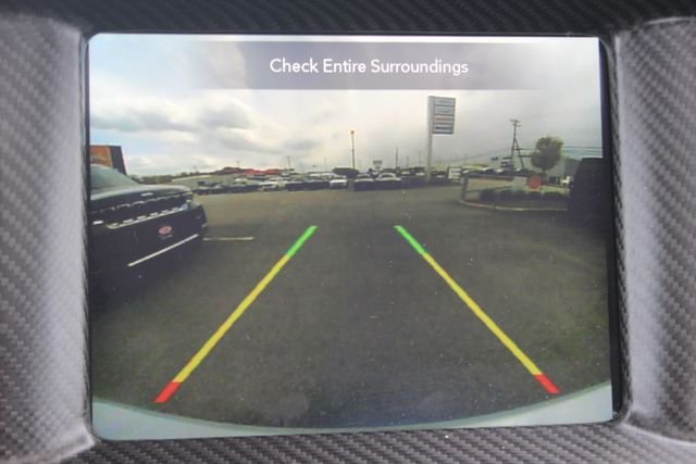 Used 2023 Silver Dodge SXT image 7