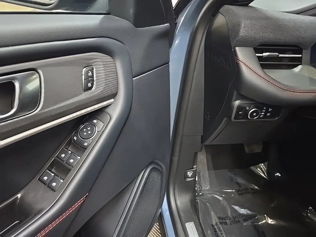 Used 2025 Blue Ford ST-Line image 27