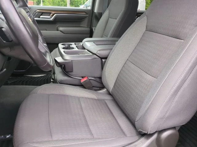 Used 2022 White Chevrolet LT image 15