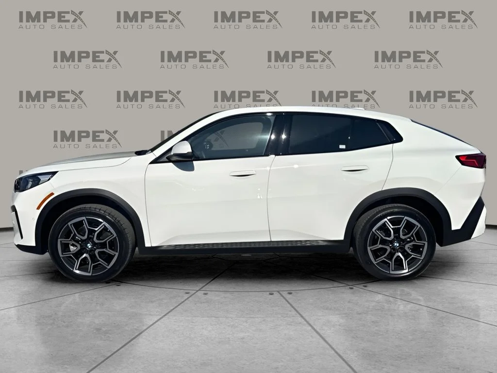 Used 2026 White BMW xDrive28i image 2