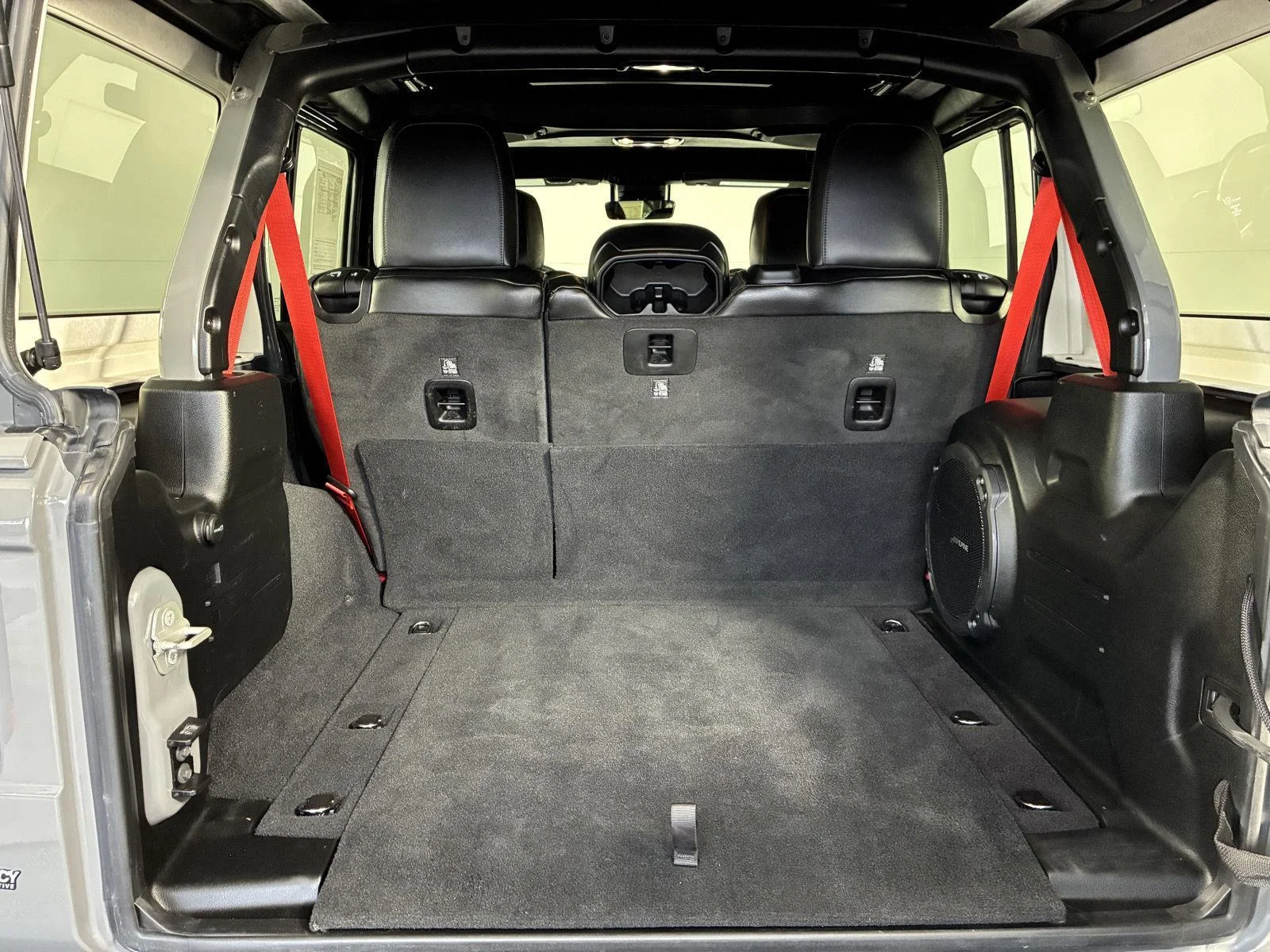 Used 2023 Sting-Gray Clearcoat Jeep Rubicon 20th Anniversary image 30
