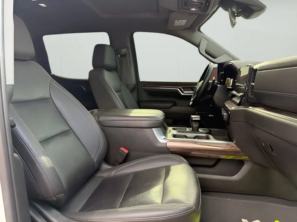 Used 2023 SUMMIT WHITE Chevrolet RST image 11