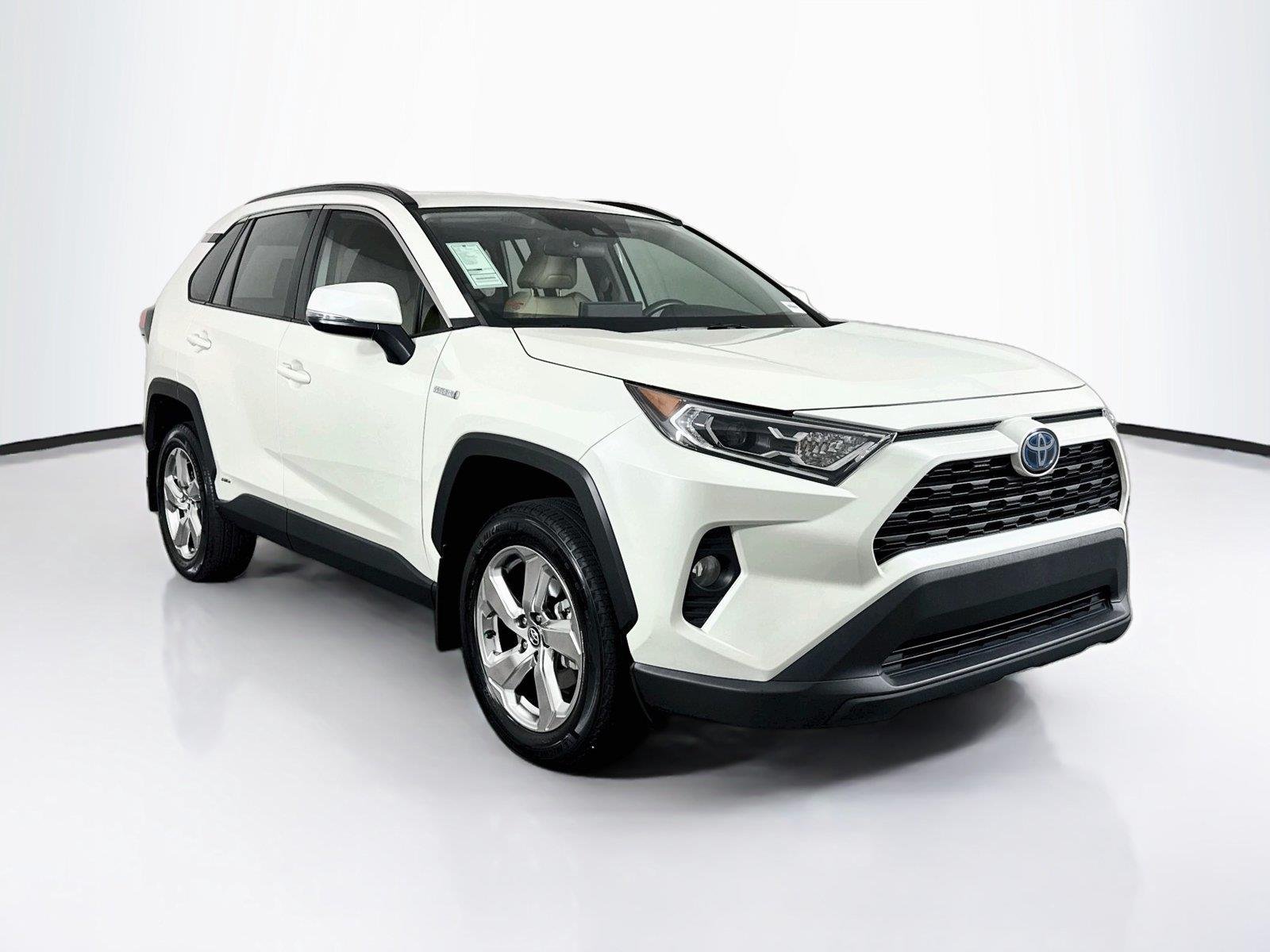 Used 2021 Blizzard Pearl Toyota XLE Premium image 9