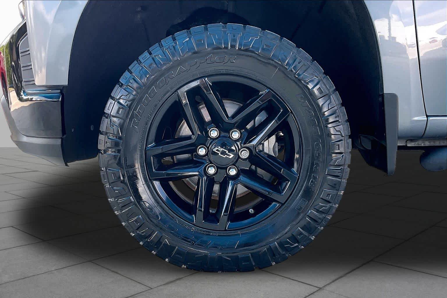 Used 2021 Satin Steel Metallic Chevrolet LT Trail Boss image 11