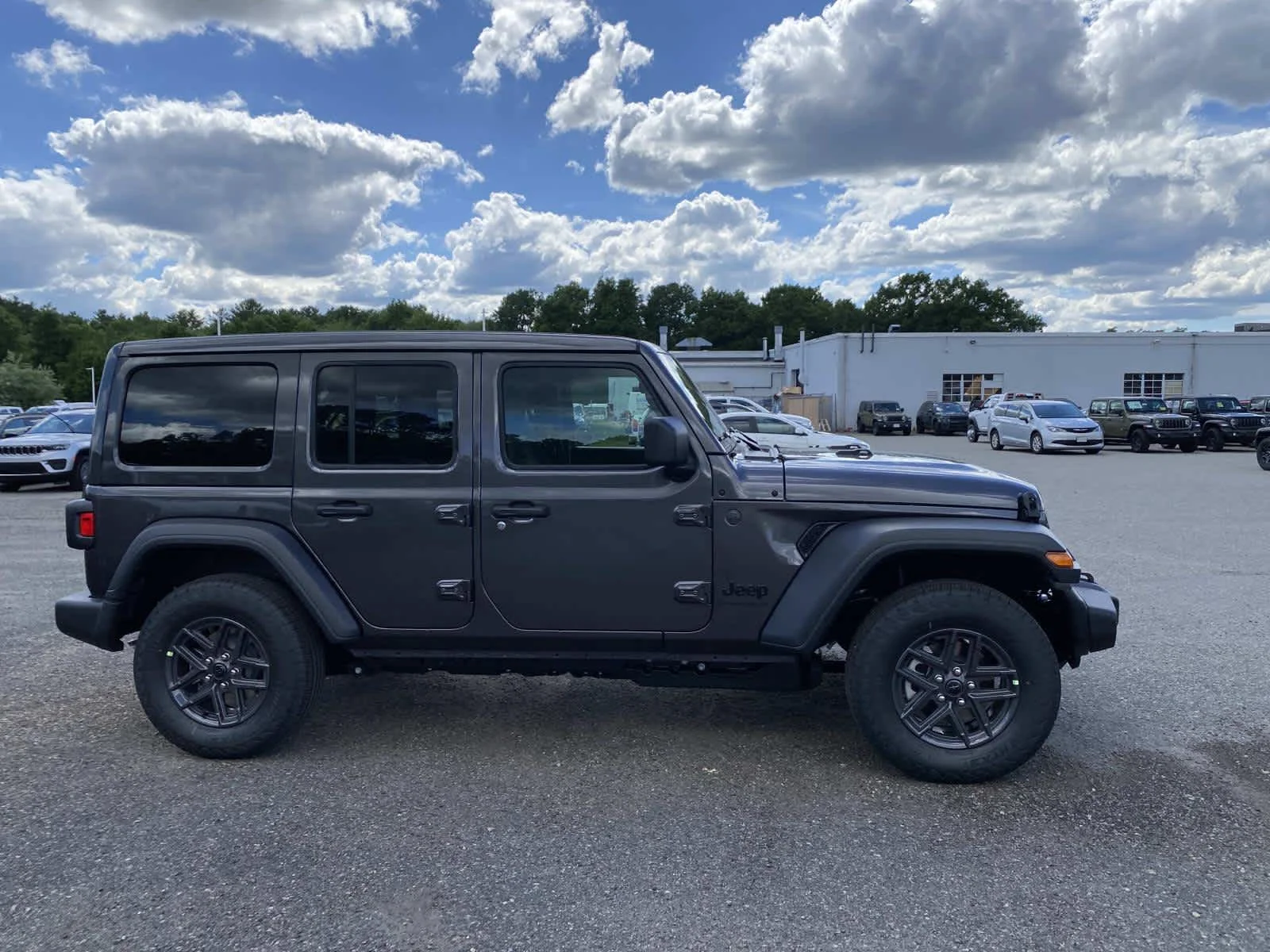 New 2026 Granite Crystal Metallic Clearcoat Jeep Sport S image 2