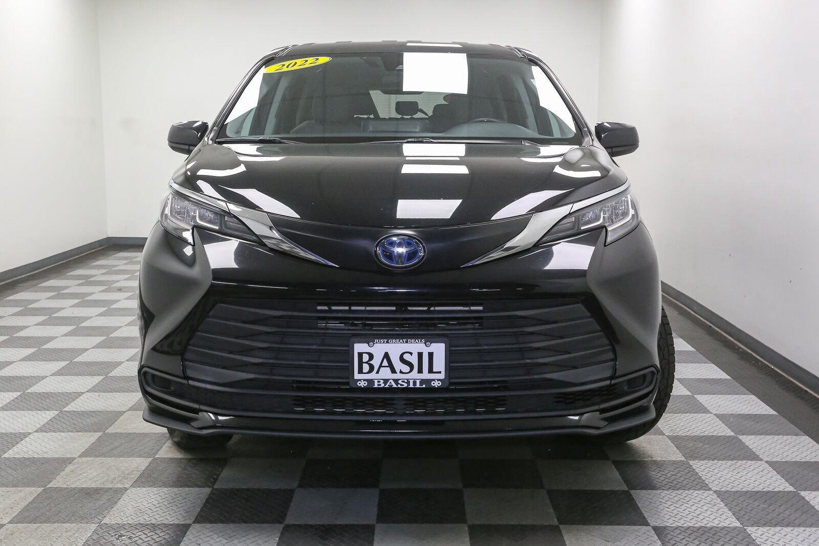 Used 2022 Midnight Black Metallic Toyota LE 8-Passenger image 3