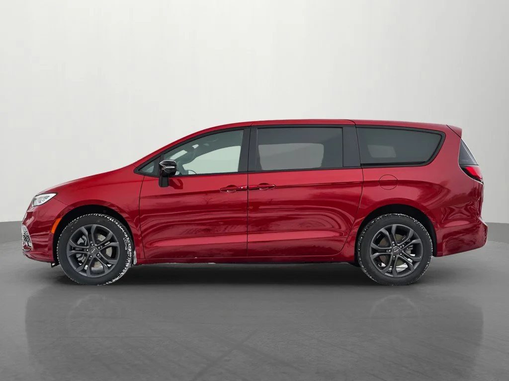 New 2026 Red Hot Pearlcoat Chrysler Select image 3