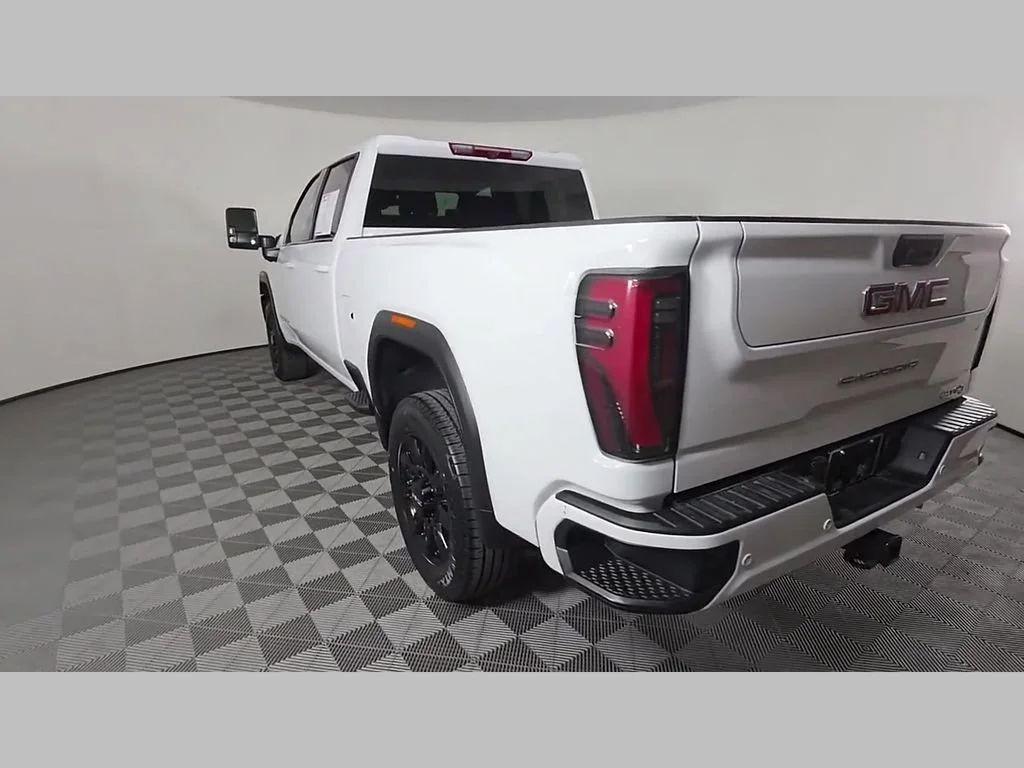 Used 2025 Summit White GMC AT4 image 44