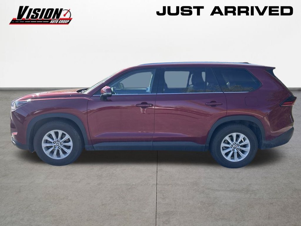 Used 2025  Toyota XLE image 2