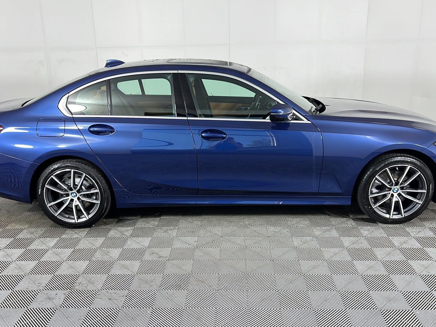 Used 2022 Phytonic Blue Metallic BMW 330i xDrive image 3