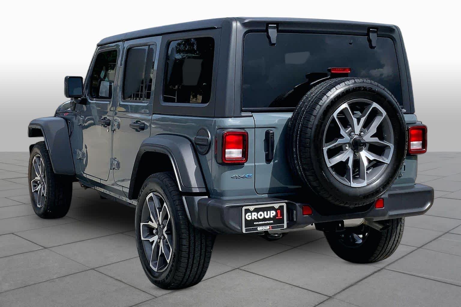 Used 2025 Anvil Clearcoat Jeep Sport S image 11