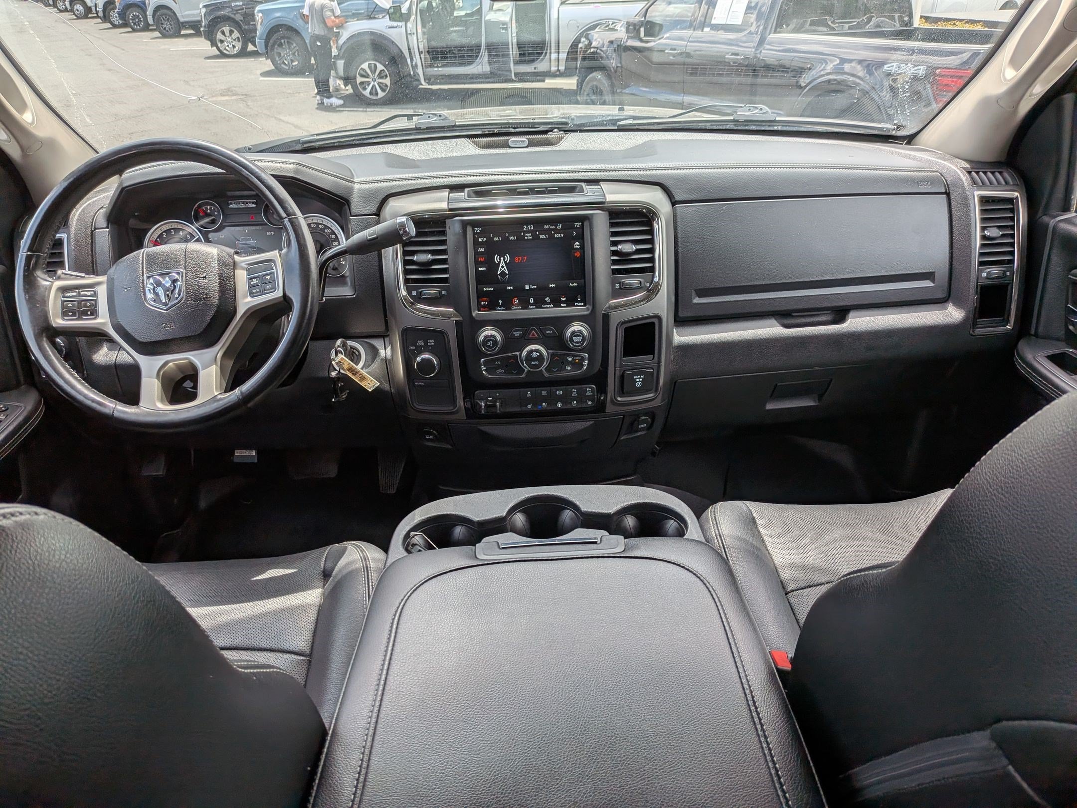 Used 2018 Brilliant Black Crystal Pearlcoat Ram Laramie image 29