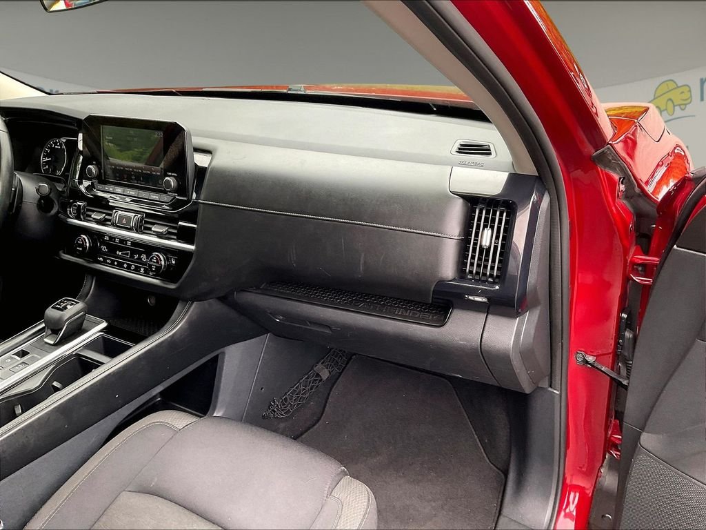 Used 2022 Red Nissan SV image 13