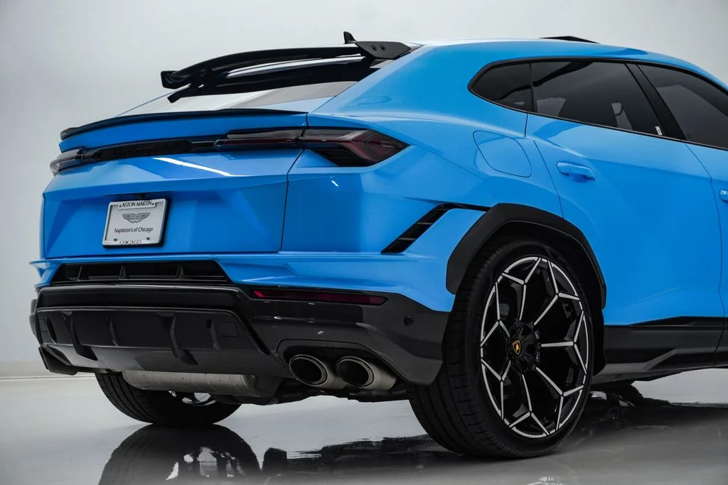 Used 2024 Blu Cepheus Metallic Lamborghini Performante image 13