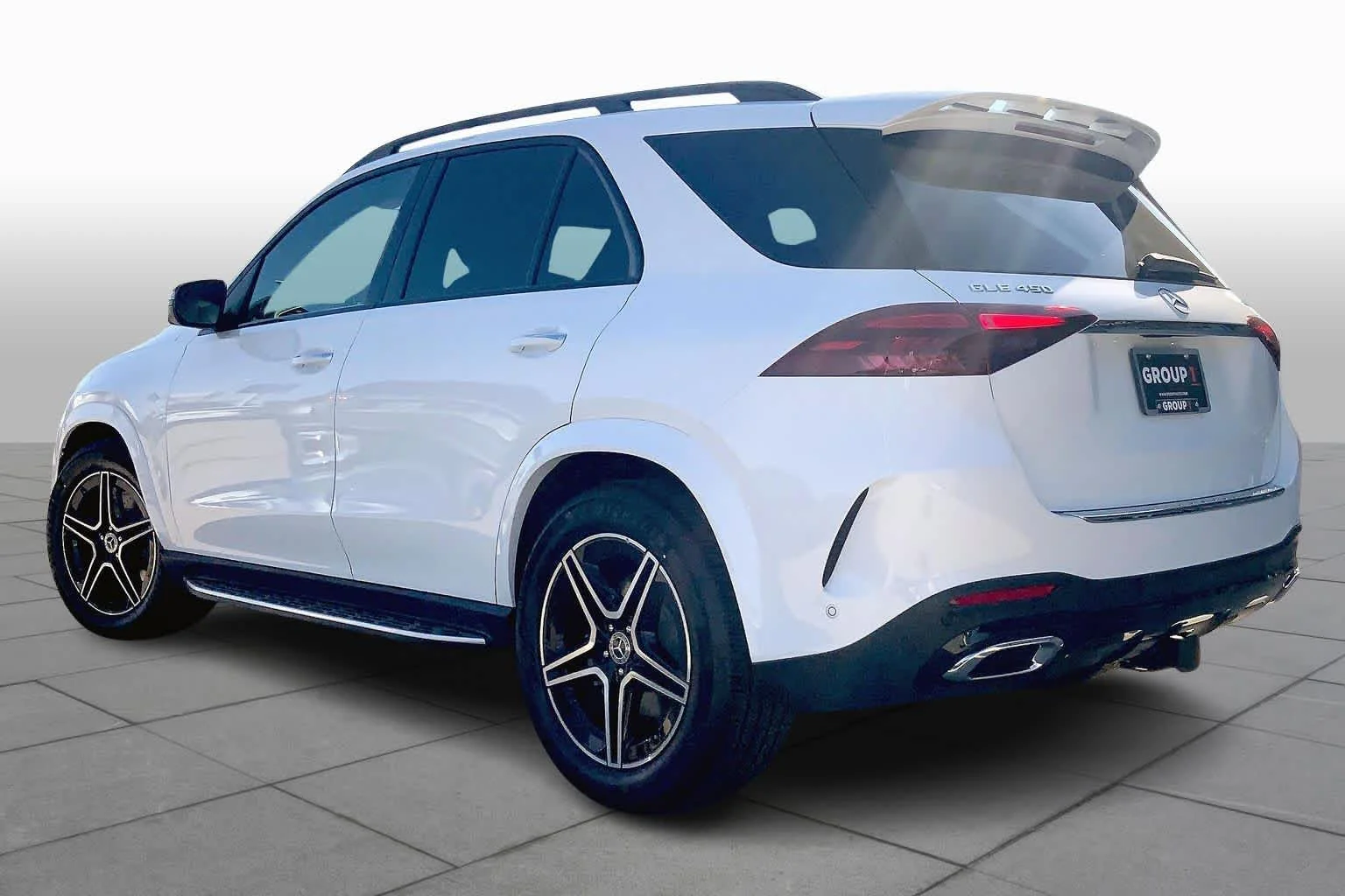 New 2026 MANUFAKTUR Moonlight White Metallic Mercedes-Benz GLE 450 image 12