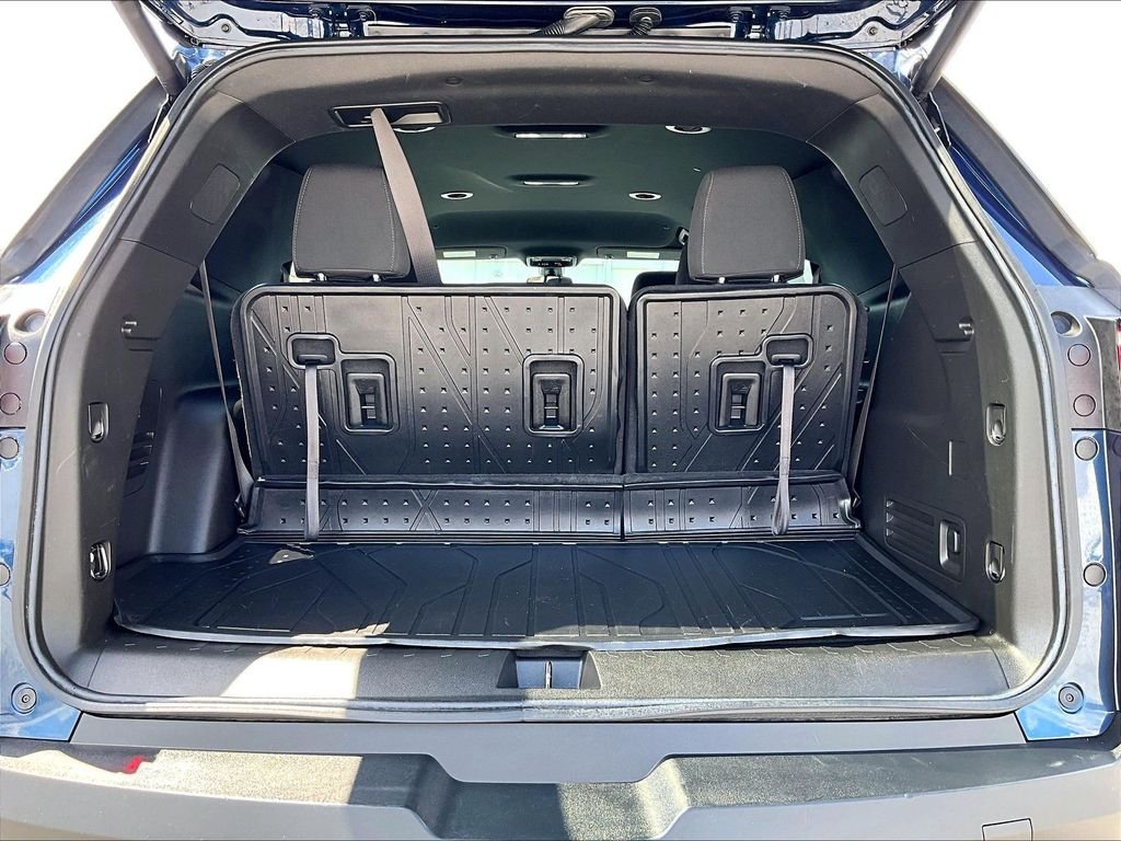Used 2023 Northsky Blue Metallic Chevrolet LT image 30