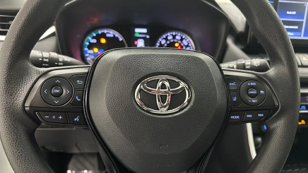Certified Used 2021 Green Toyota XLE image 16